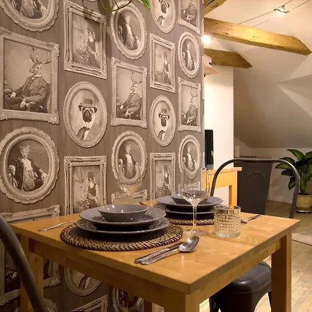 Romantic Bohemian In Old Town Апартаменты *