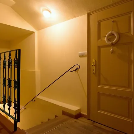 Romantic Bohemian In Old Town * פראג