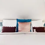 Romantic Bohemian In Old Town *